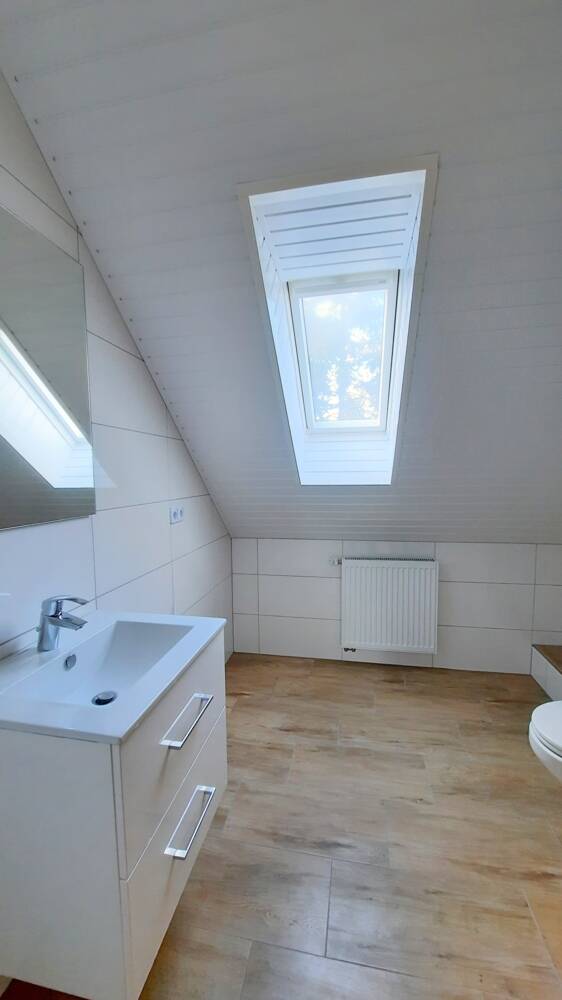 Thumbnail-Schöne Oberwohnung mit Garten, in Rhauderfehn, in Seenähe zu vermieten.