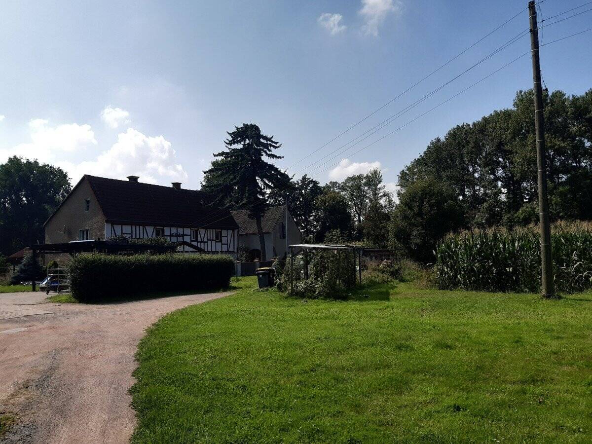 Thumbnail-Haus zum Basteln bei Ostrau unweit von Döbeln für Handwerker oder Hobbytierhalter