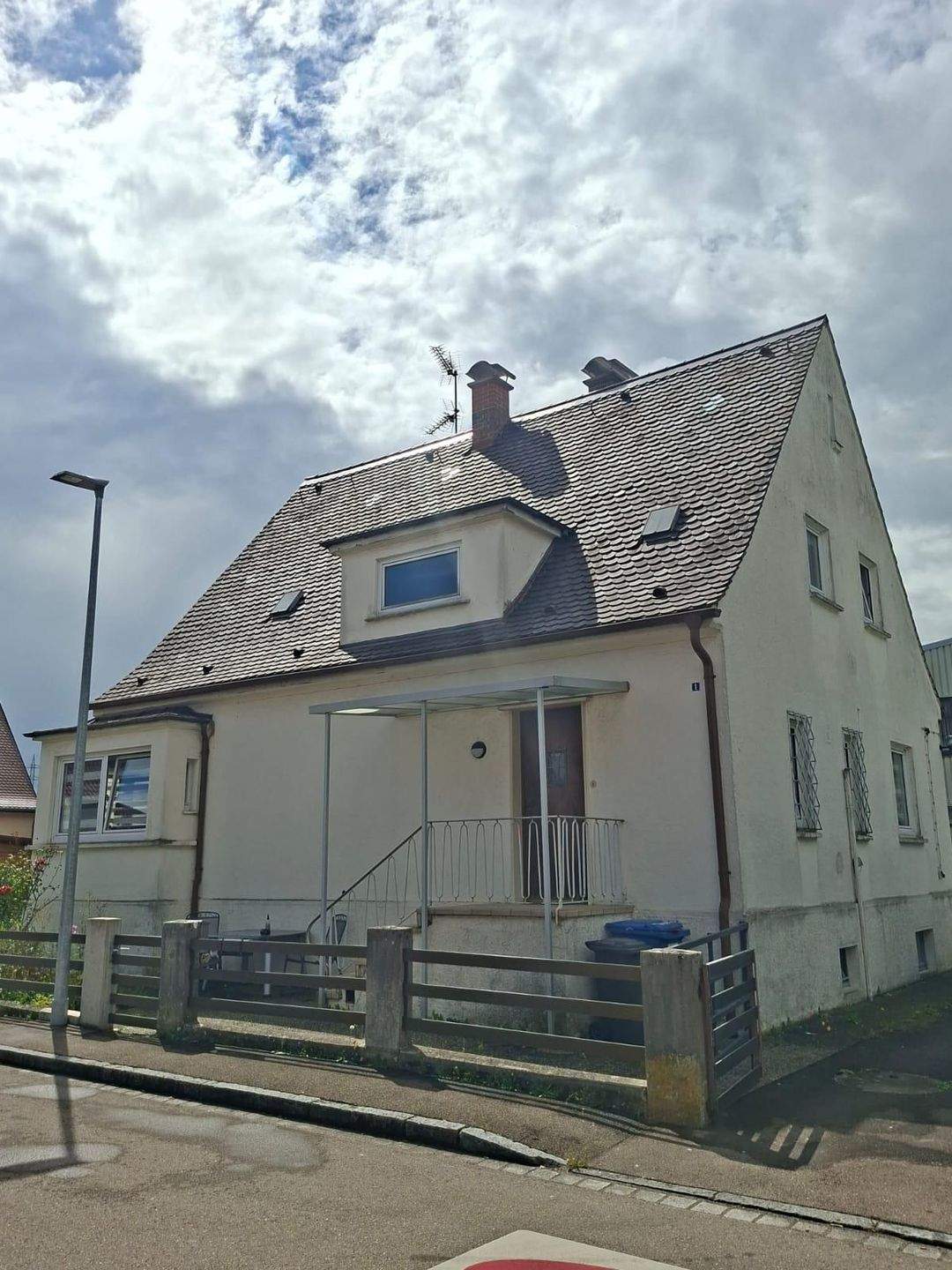 Thumbnail-Vielseitiges Potenzial - Freistehendes EFH in Lauingen