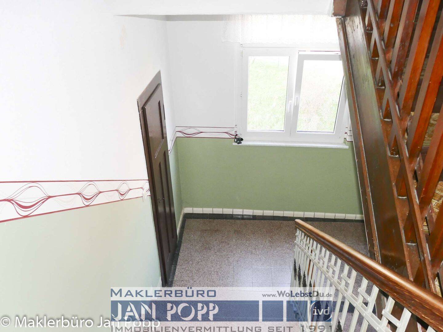 Thumbnail-Solides Mehrfamilienhaus mit Garage!