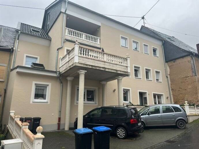 Thumbnail-Mehrfamilienhaus sucht neuen Eigentümer