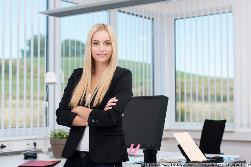 Thumbnail-Attraktive, helle Praxis - Bürofläche zentral gelegen !