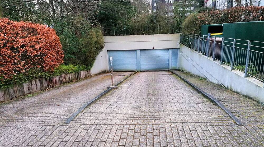 Thumbnail-Tiefgaragenstellplätze in Bergisch Gladbach zu erwerben. Jetzt 3er-Tiefgaragen-Paket sichern!