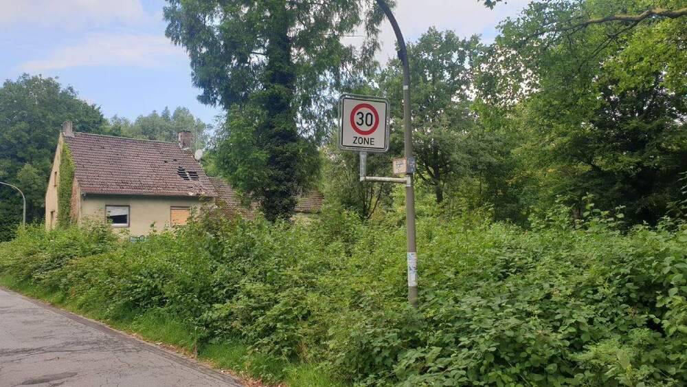 Thumbnail-1350 qm Entwicklungsgrundstück mit 2 abrissreifen Häusern