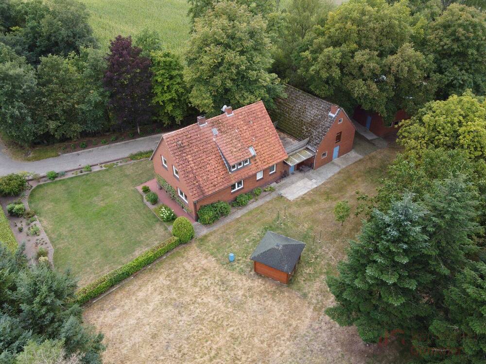 Thumbnail-IMMOBILIEN GUMNIOR präsentiert: idyllischer Resthof in Alleinlage auf weitläufigem 1,5 Hektar Grundstück