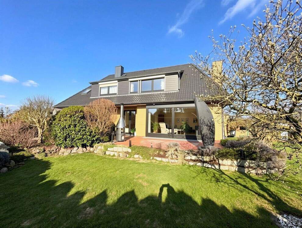 Thumbnail-Gepflegtes und großzügiges Ein-Zweifamilienhaus in toller Lage von Weyhe-Erichshof