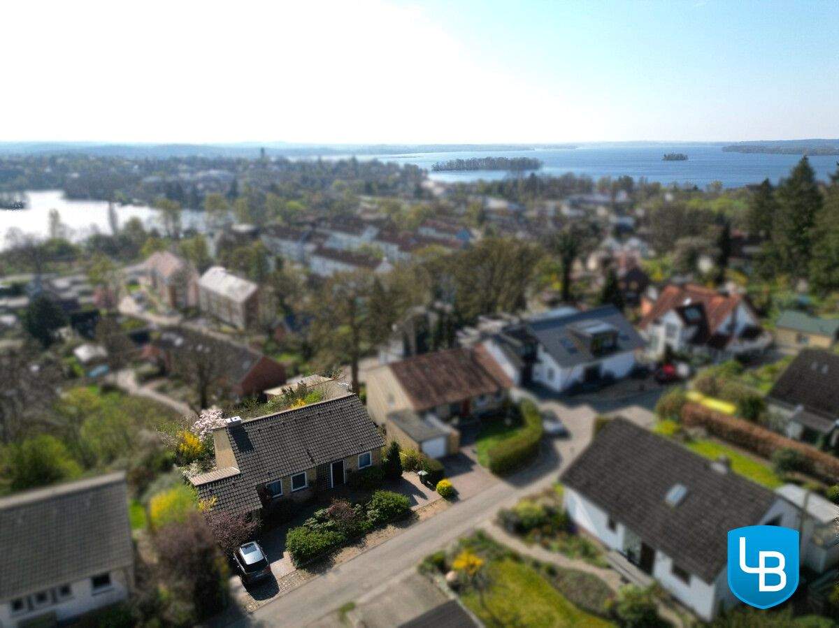 Thumbnail-Aussicht, die begeistert - Logenplatz über Plöns Seenlandschaft