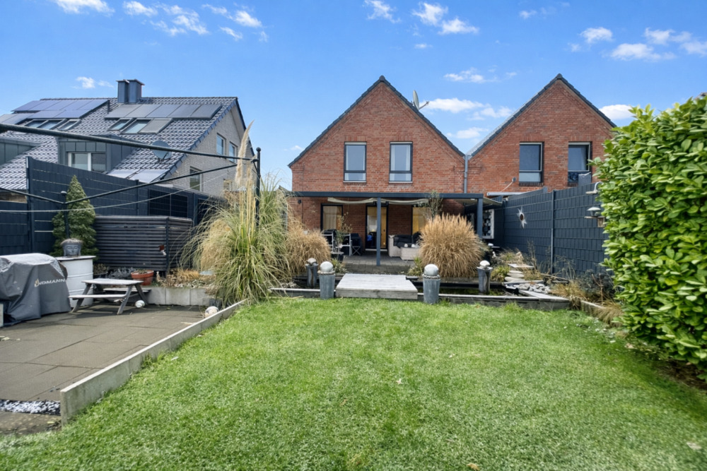 Thumbnail-Einziehen und wohlfühlen: Moderne Doppelhaushälfte in Oberhausen - Schmachtendorf.