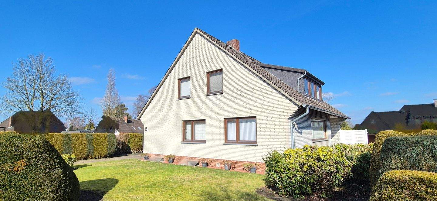 Thumbnail-RESERVIERT!! Zweifamilienhaus mit Doppelgarage und Keller im ruhigen Wohngebiet in Sottrum zu verkaufen