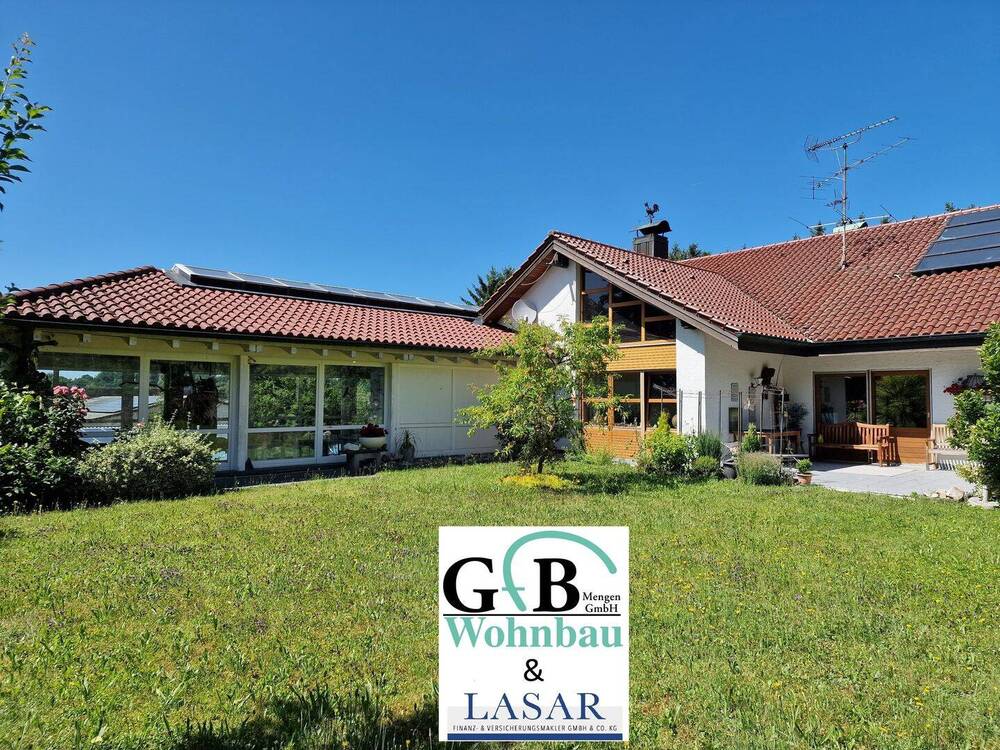 Thumbnail-Großes Einfamilienhaus mit Schwimmhalle in Mengen