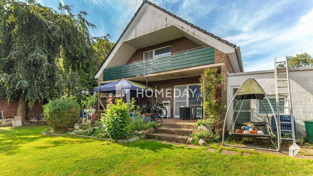 Thumbnail-Gepflegte und solide DHH mit Terrasse, Loggia, 2 Bädern, EBK und Carport | Schöne Lage | EEK B!