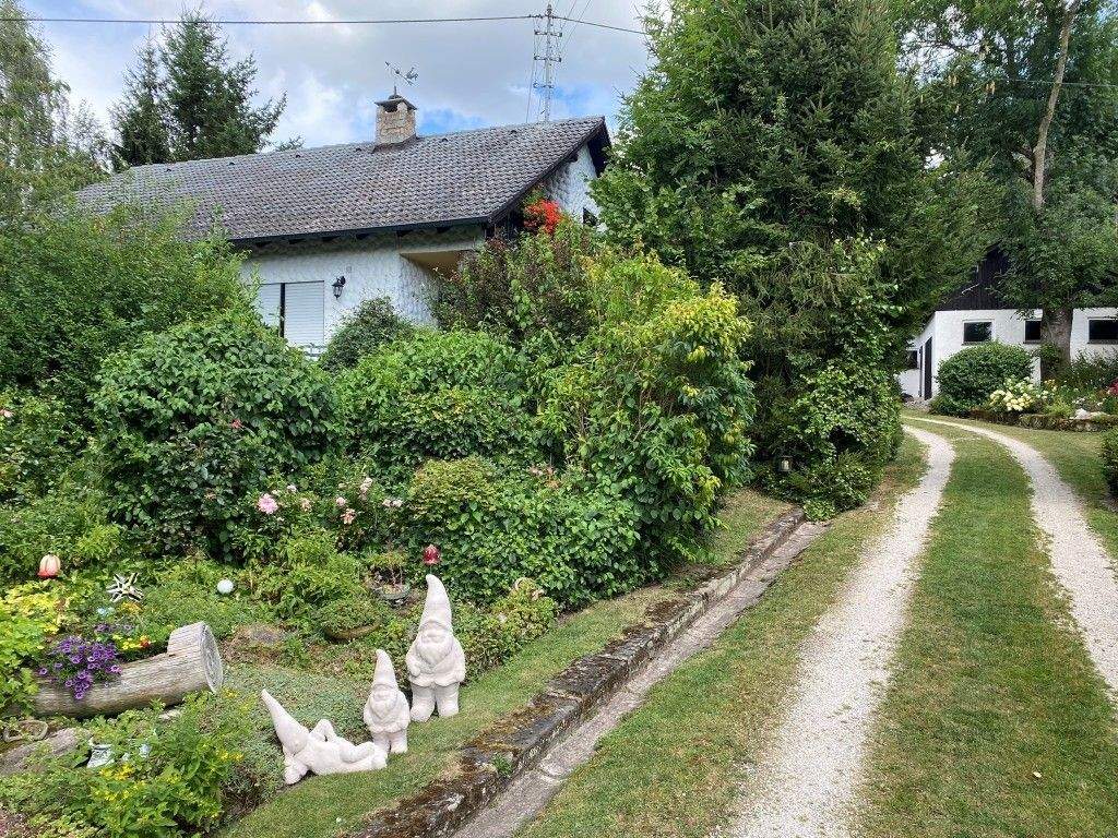 Thumbnail-Gelegenheit! Einfamilienhaus u. Bauernhaus auf einem Grundstück b. Bayreuth
