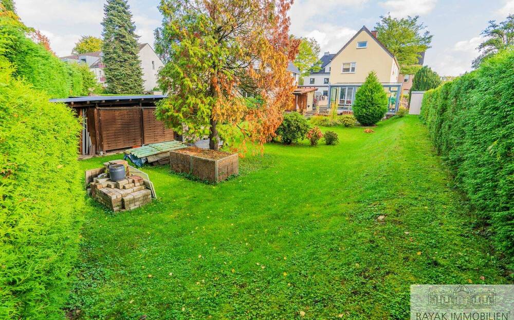 Thumbnail-Perfektes Baugrundstück mit 384 m² in begehrter Lage von Benrath mit positivem Bauvorbescheid