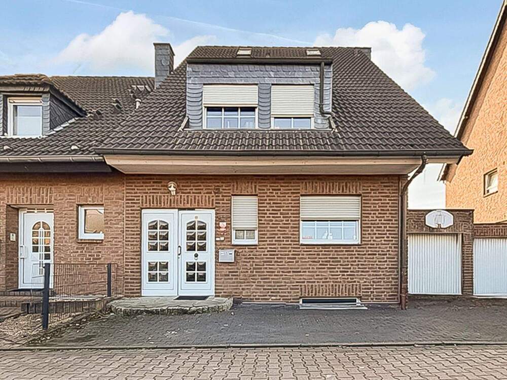 Thumbnail-Großzügiger Wohntraum in Willich - Doppelhaushälfte mit Pool, Wintergarten und separater Einheit