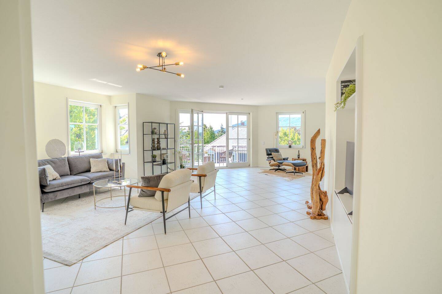 Thumbnail-Elegante Etagenwohnung in privilegierter Villen-Wohnlage am Annaberg