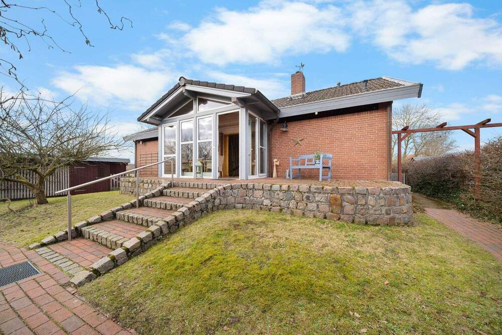 Thumbnail-Idyllischer Bungalow am Feldrand mit Pferdestall auf großem Grundstück