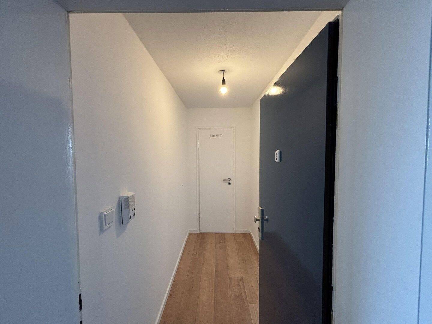 Thumbnail-Helle Wohnung im Norden: Panorama über See, Stadt und Alpen im 8.OG