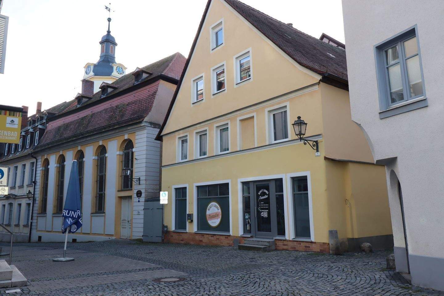 Thumbnail-Gepflegtes, großzügiges Mehrfamilienhaus mit Gewerbe in 91522 Ansbach