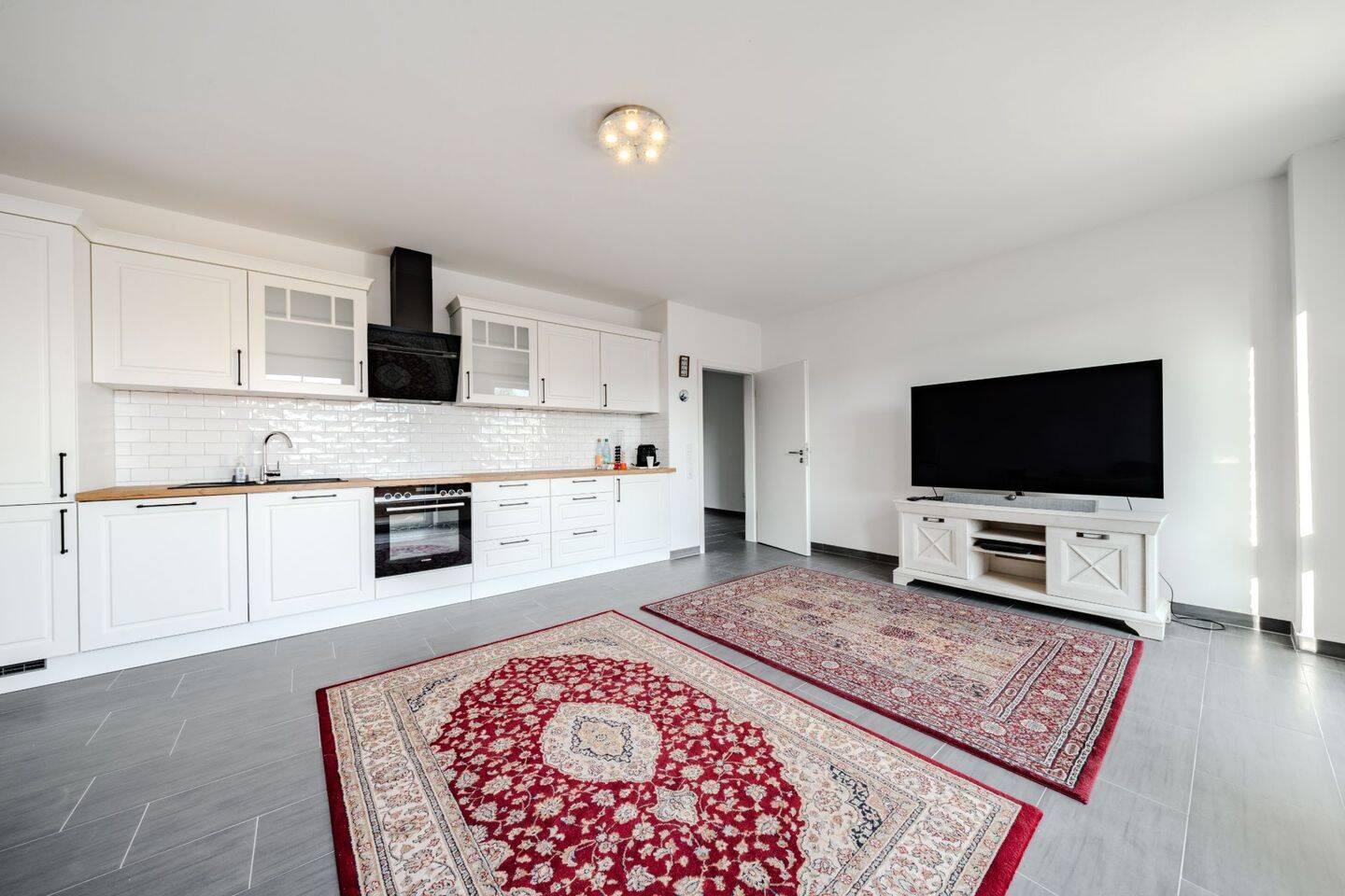 Thumbnail-Eigentumswohnung mit Balkon und moderner Küche in zentraler Lage von Rhauderfehn