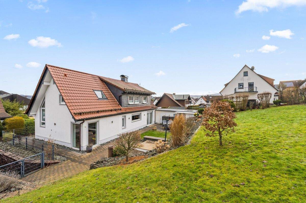 Thumbnail-#KOMINOS IMMOBILIEN# Freistehendes Einfamilienhaus - komplett saniert & sofort bezugsbereit