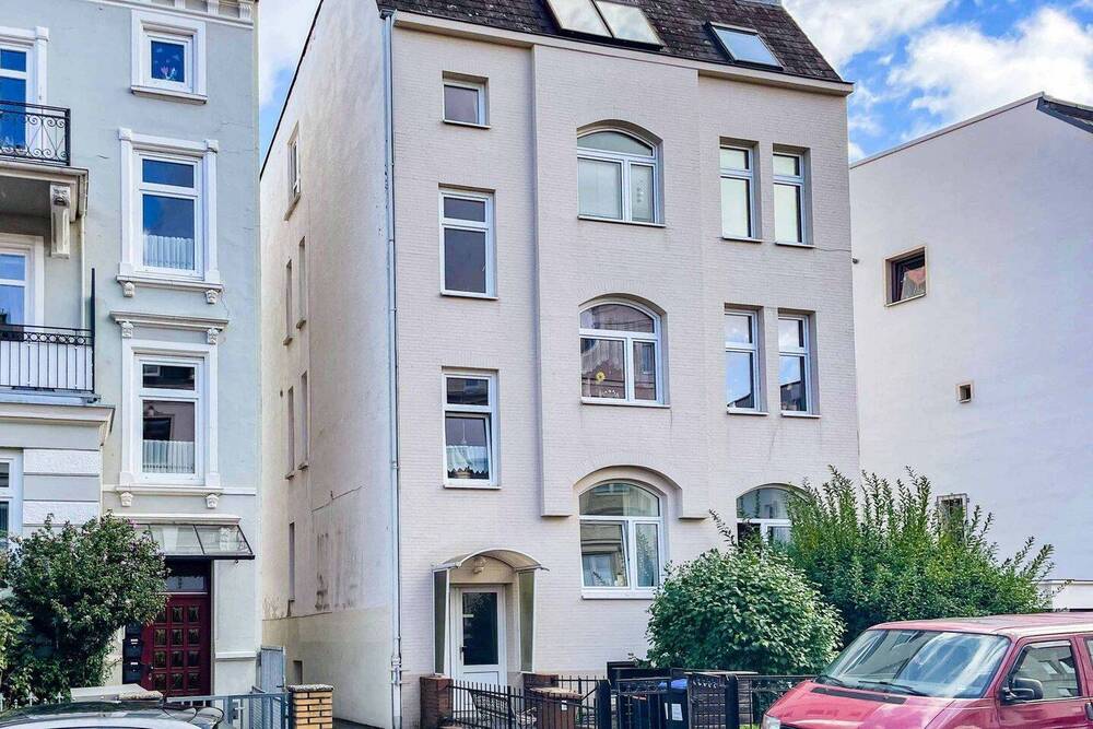 Thumbnail-Stuck, Dielen & Licht - Altbau mit Charakter und Renovierungspotenzial für deinen Wohntraum