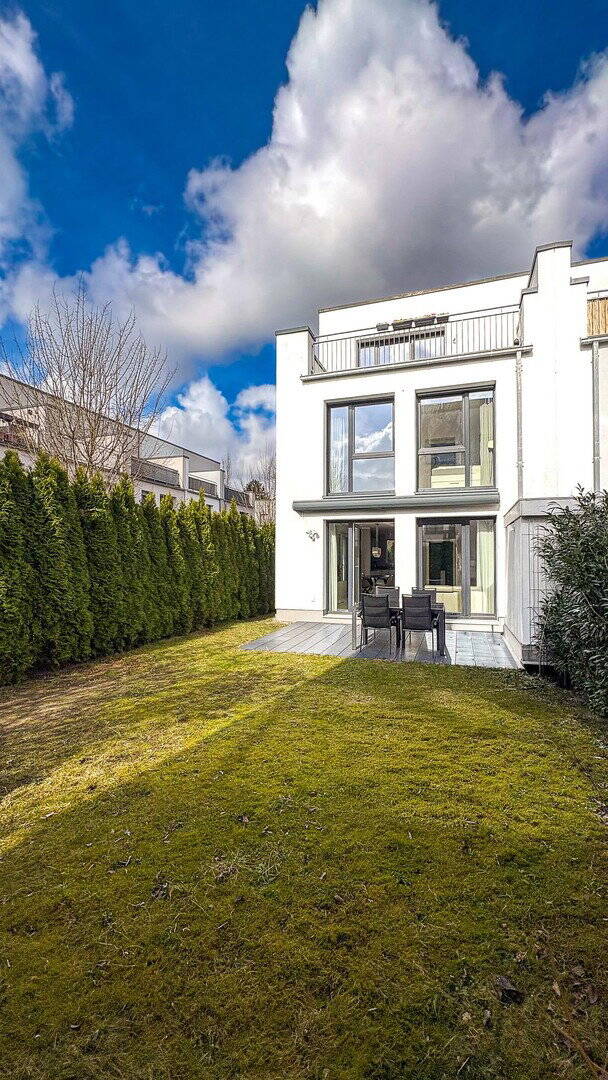 Thumbnail-Moderne Doppelhaushälfte mit 5 Zimmern, Garten und Dachterrasse in Hamburg-Langenhorn