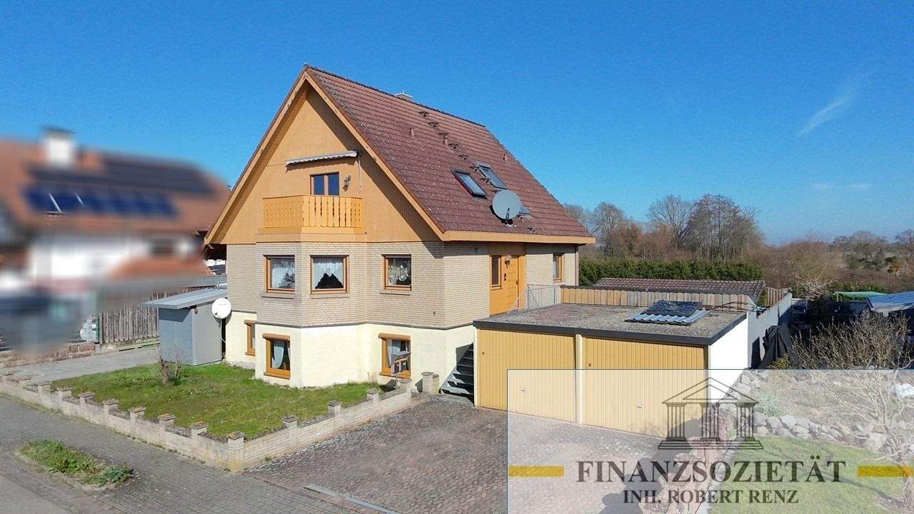 Thumbnail-Gepflegtes Zweifamilienhaus mit großem Garten, Pool und Ortsrandlage