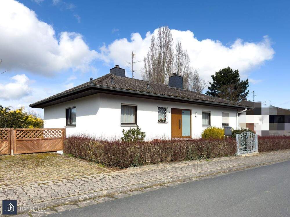 Thumbnail-Platz für Familie & Freizeit: Freist. Walmdachbungalow, Sauna, herrl. Grundstück, Garage