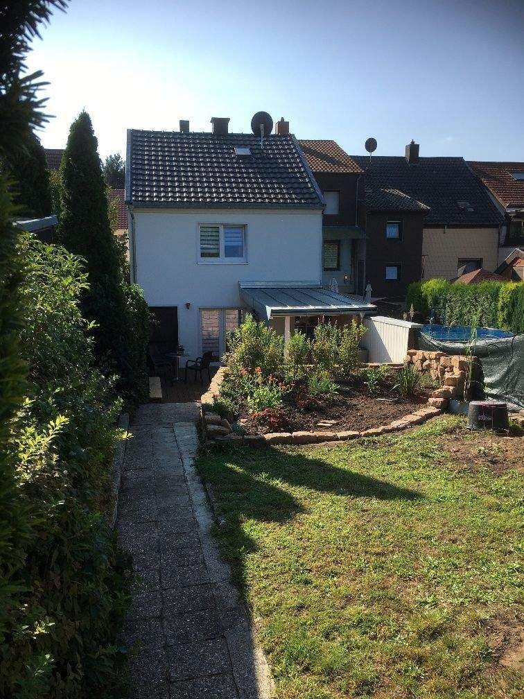 Thumbnail-Zwei Wohnhäuser hintereinander, mit Hofterrasse, Terrassen, Garten und Garage, in St. Ingbert - Gartenstrasse