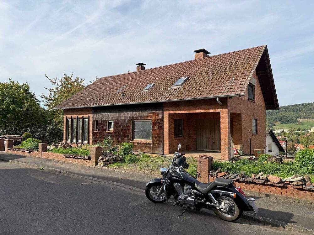 Thumbnail-Einfamilienhaus im Rohbauzustand in wunderschöner Lage von Neumorschen.