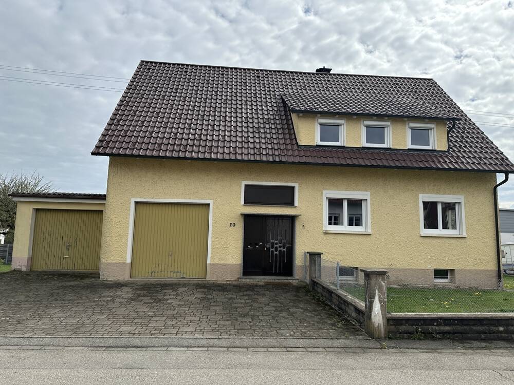 Thumbnail-Freistehendes Einfamilienhaus mit Potential in guter Lage in Wellendingen