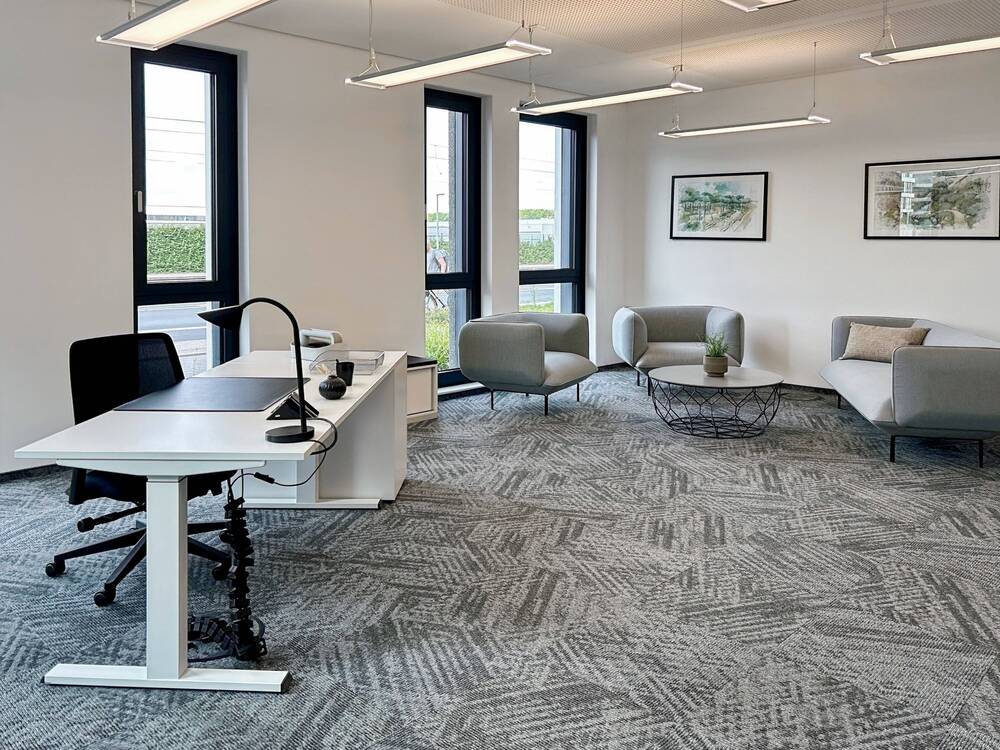 Thumbnail-Privater Büroraum ganz auf Ihre individuellen Unternehmensbedürfnisse angepasst in HQ HangarOne