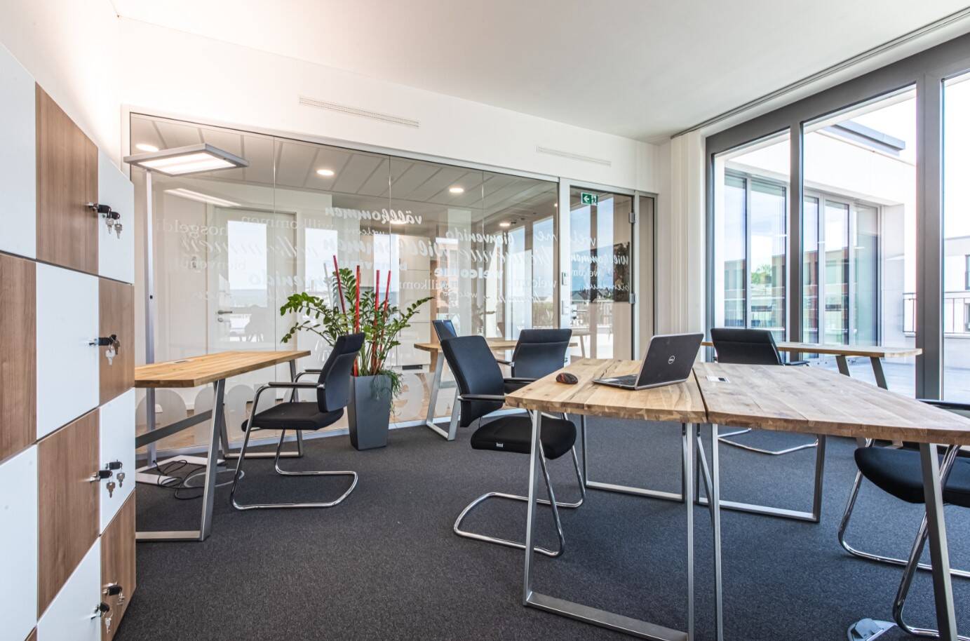 Thumbnail-Wiesbaden: Coworking FlexDesk - Keine Mindestlaufzeit, Dachterrasse