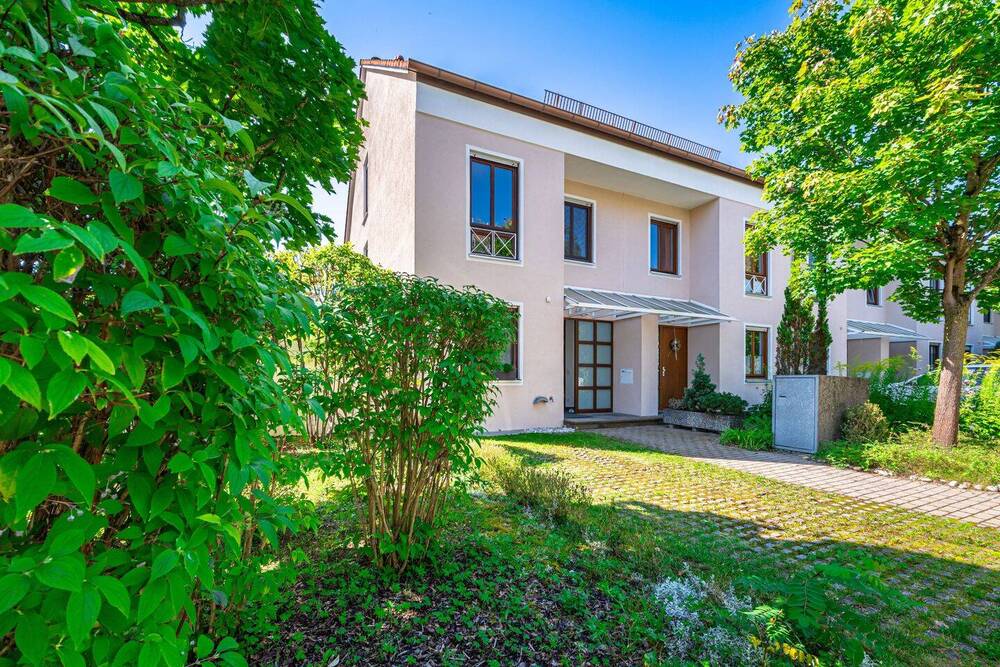 Thumbnail-Großzügig & frisch renoviert: Wunderschönes Reiheneckhaus im begehrten Germering