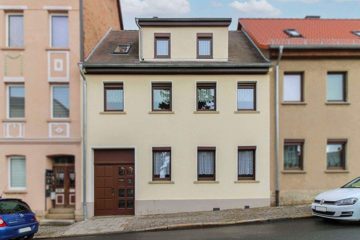 Thumbnail-Reihenmittelhaus mit eigener Werkstatt und gepflegten Hof in urbaner Lage