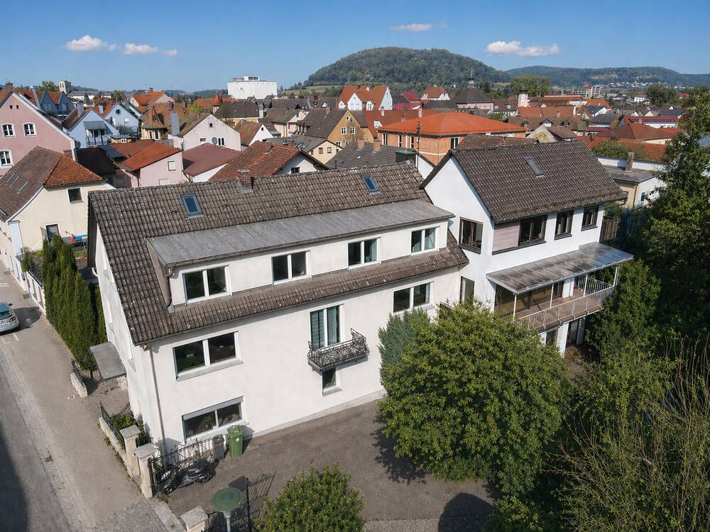 Thumbnail-PREISREDUZIERUNG - DAS INVEST - Mehrfamilienhaus mit zwei Garagen, Carport und Garten