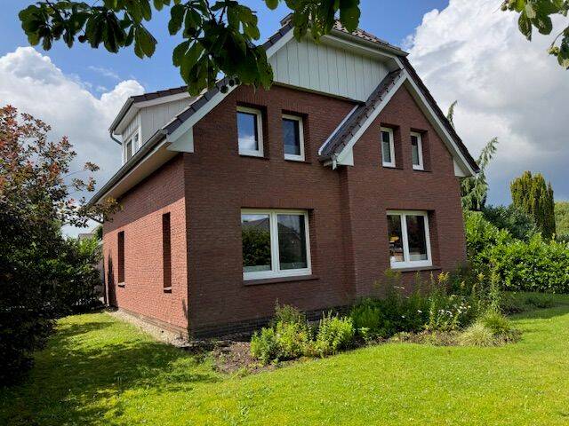 Thumbnail-TOP Einfamilienhaus 4 Zi.130m ², 2 Bäder, Garage, 4 Stellplätze, auf ca. 1.300 m² Grundstück im Speckgürtel von HH