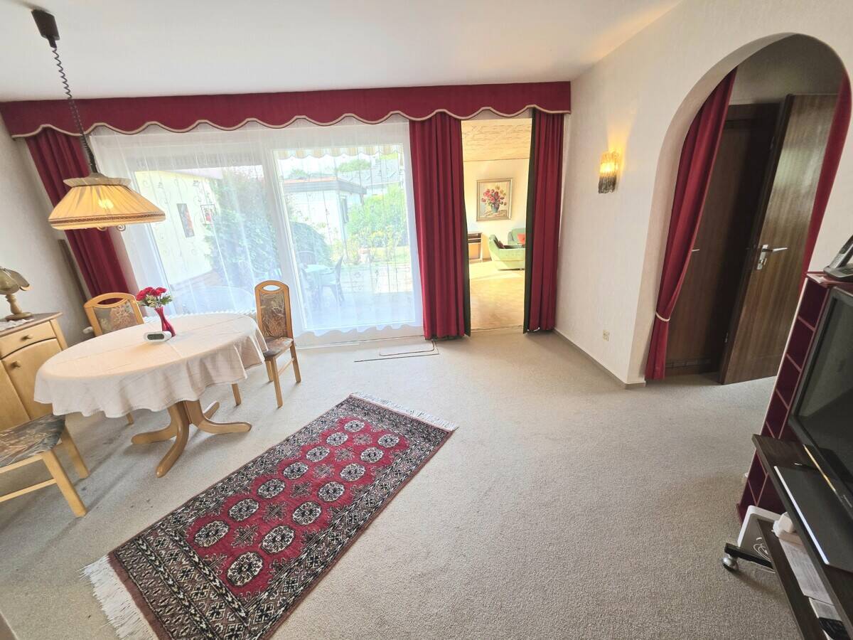 Thumbnail-Gepflegtes Reihenendhaus mit großem Grundstück in Kassel-Niederzwehren