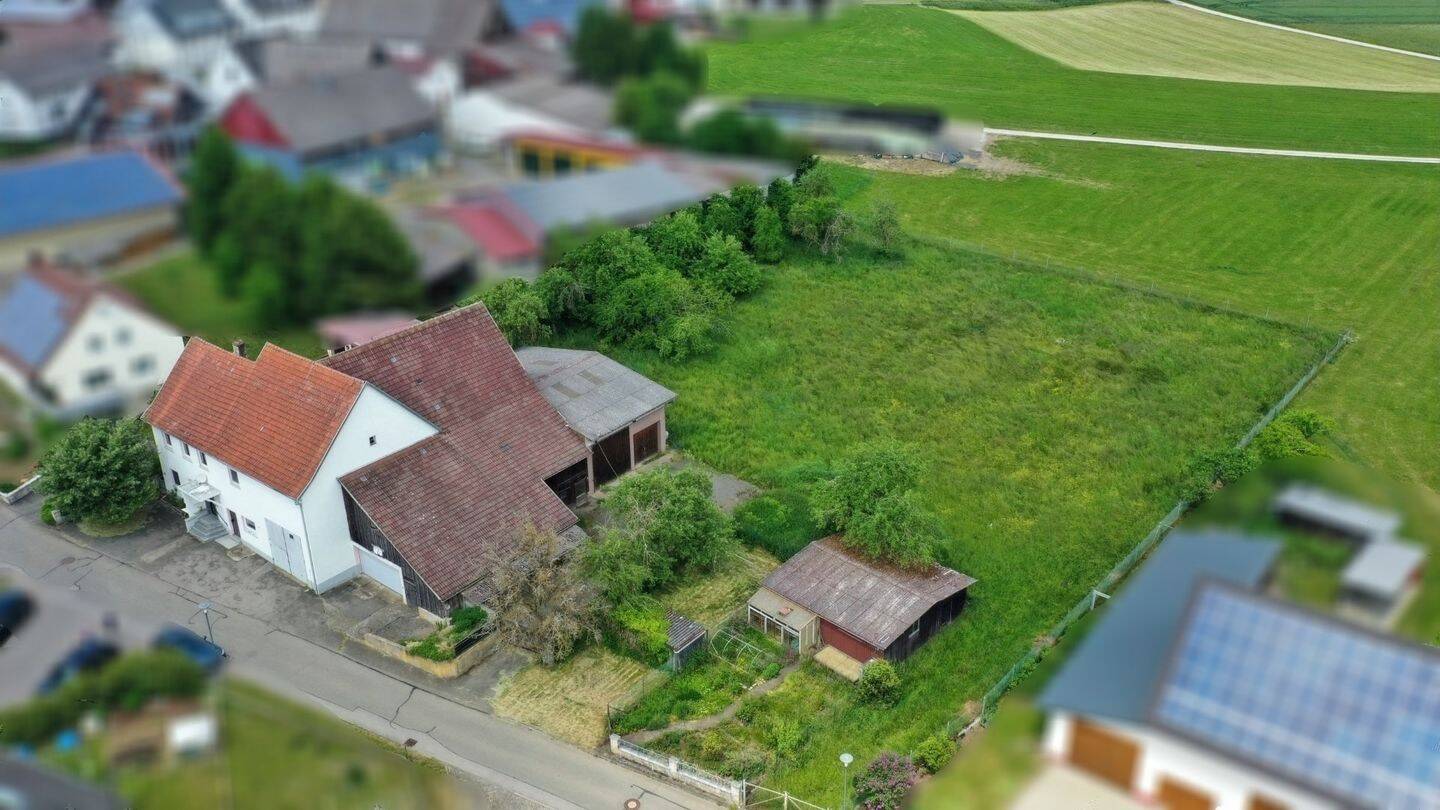 Thumbnail-Bauernhaus mit 4.400 m² Grdst. in Randlage, Hobby-Pferdehaltung möglich