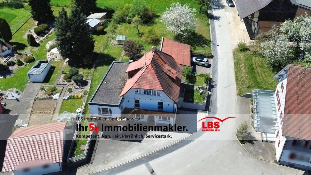 Thumbnail-Beeindruckendes Wohnhaus mit Gewerberäumen + großer Garage nahe Bodensee