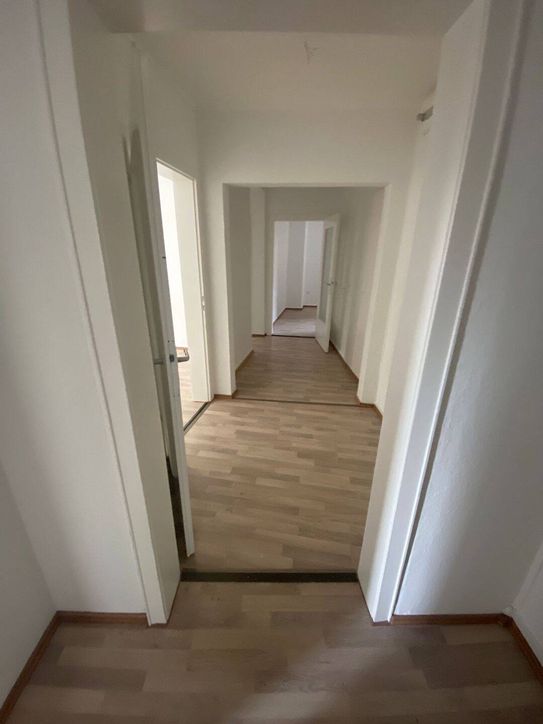 Thumbnail-*NEU* RENOVIERTE 3 Zimmer Wohnung im EG in Adolfstraße