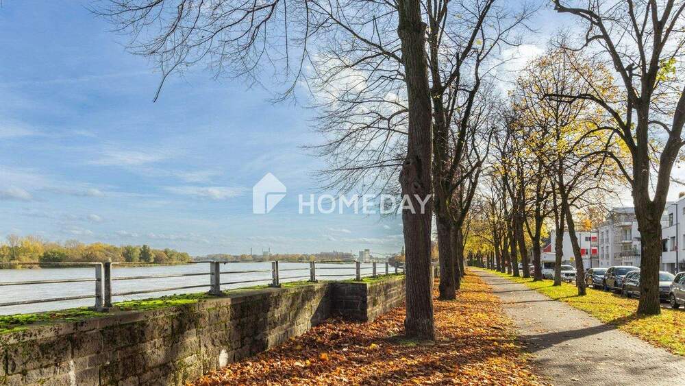 Thumbnail-Helle, frisch sanierte Dachgeschosswohnung mit Süd-Westbalkon - Rheinblick garantiert