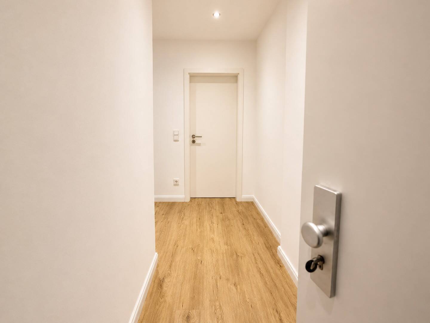 Thumbnail-Stilvolle Altbauwohnung nach Kernsanierung - 2,5 Zimmer mit hohen Decken in zentraler Lage