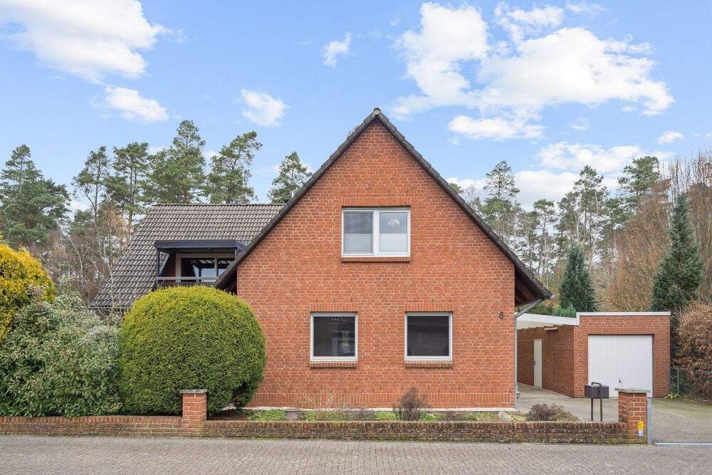 Thumbnail-LENAU - Zweifamilienhaus mit viel Platz für Ihre Liebsten in Groß Hehlen!