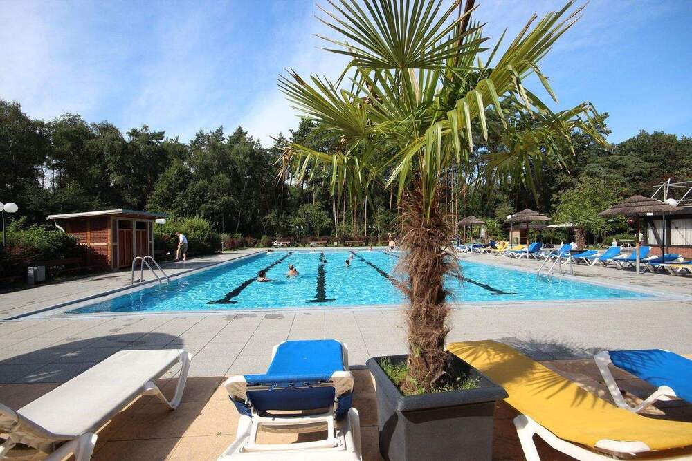 Thumbnail-Hochwertiges Charlet-Holzhaus in grüner Idylle