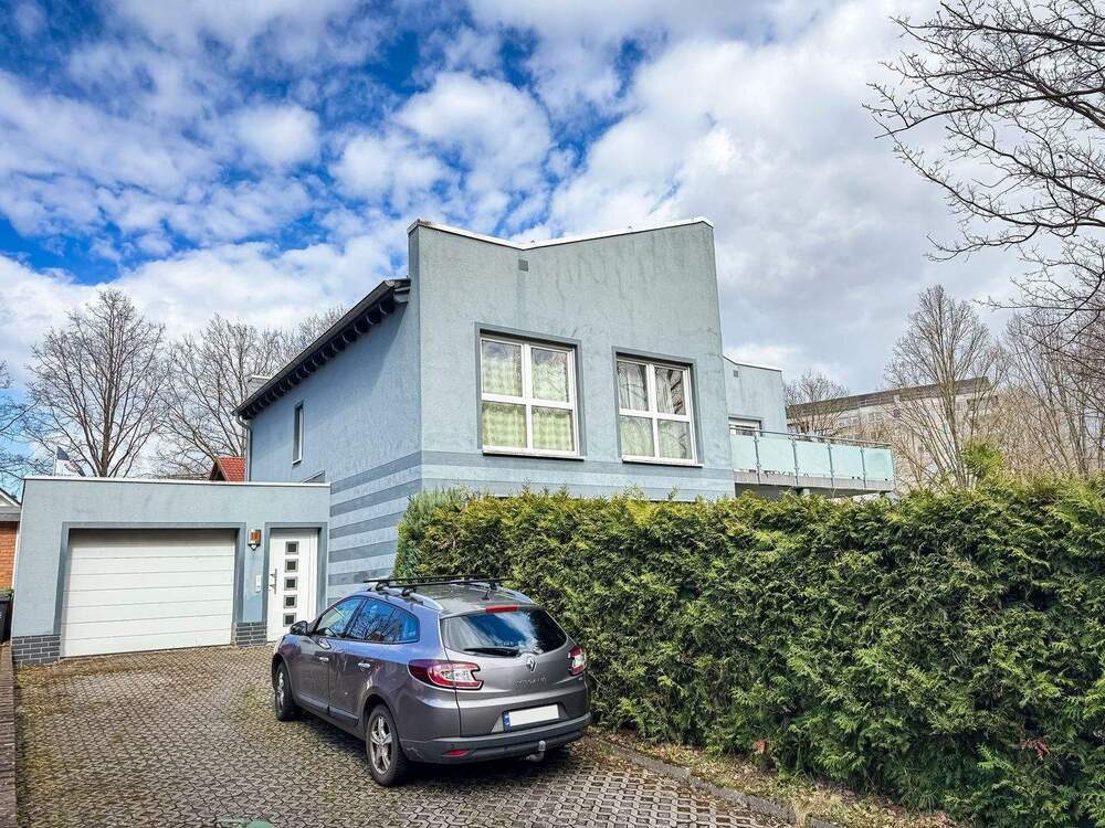 Thumbnail-Großzügiges Einfamilienhaus mit Garten, Balkon und Terrasse in Kassel-Nordshausen