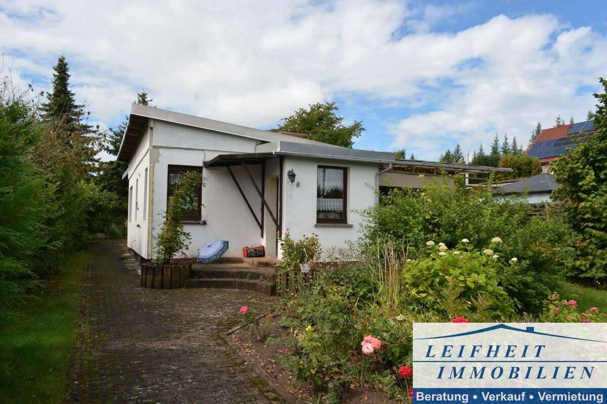 Thumbnail-Wohnhaus mit großem Garten