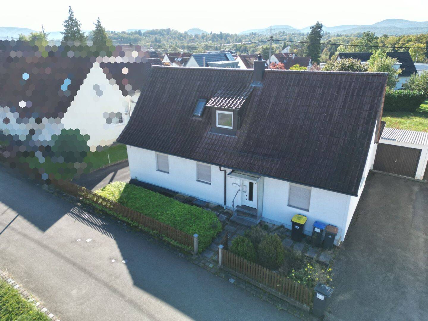 Thumbnail-ein Schmuckstück im Holder mit großem Garten