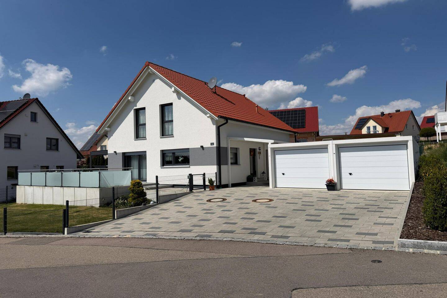Thumbnail-Erstklassiger Neubau: 5 Zi.EFH mit Doppelgarage, Energieklasse A, FBH & Panoramablick bei Donauwörth