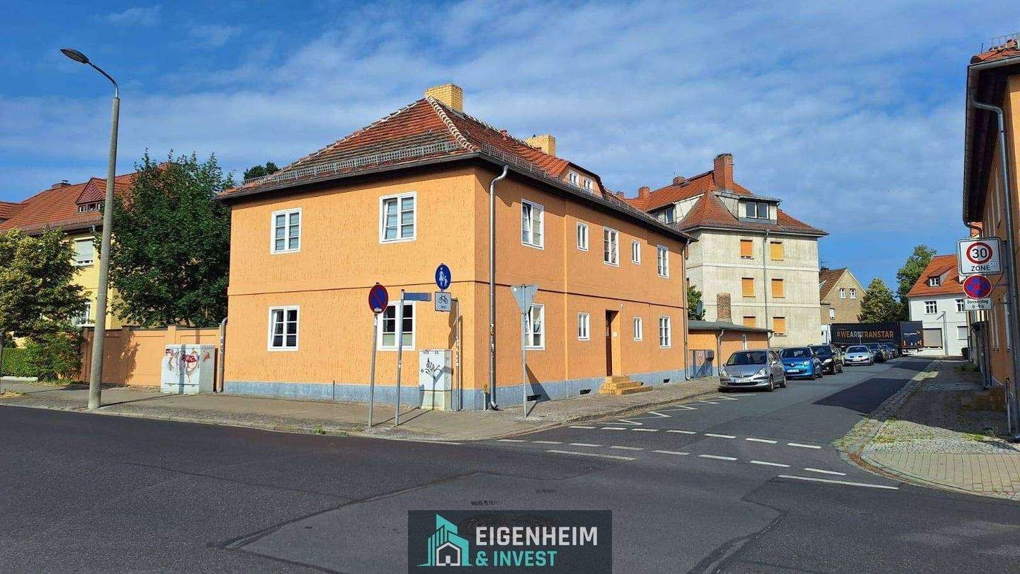 Thumbnail-Historisches Mehrfamilienhaus energetisch saniert